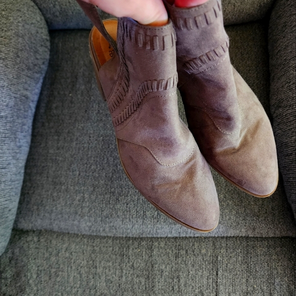 Boots - Picture 1 of 9